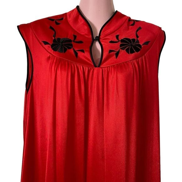 Vintage Correlations Nightgown Women's Medium Red Black Nylon Embroidered - Picture 2 of 7